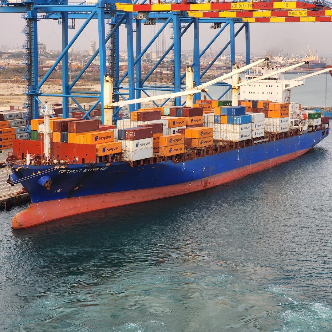 Schip met containers
